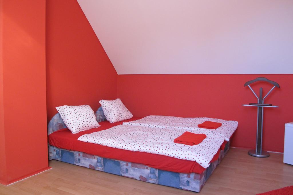 Panni Vendeghaz Hotel Egerszalok Ngoại thất bức ảnh